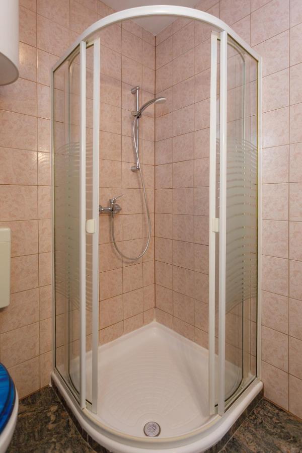 Apartments Lacic Krk Town Bagian luar foto