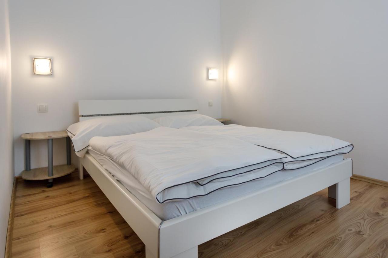 Apartments Lacic Krk Town Bagian luar foto