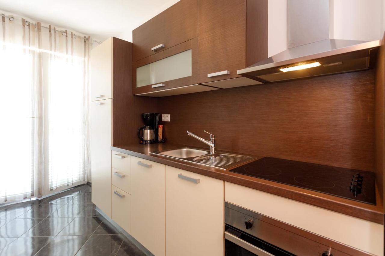Apartments Lacic Krk Town Bagian luar foto